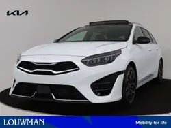 Snow white pearl (wit metallic) Gebruikt 2024 Kia Ceed Sportswagon GT-Line Stationwagen | € 29.950 (Eerlijke prijs)