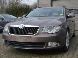 Grijs Gebruikt 2011 Skoda Superb GreenLine Stationwagen | € 4.400 (Goede deal)