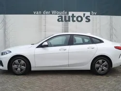 Wit, andere lak Gebruikt 2021 BMW 218 Executive Sedan | € 23.900 (Eerlijke prijs)