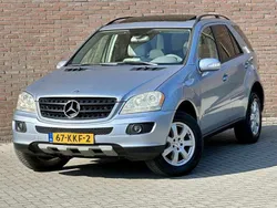 Blauw, metallic lak Gebruikt 2006 Mercedes ML350 SUV | € 9.995 (Super prijs)