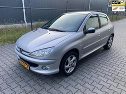 Grijs Gebruikt 2006 Peugeot 206 Hatchback | € 1.899 (Eerlijke prijs)