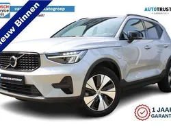 Grijs Gebruikt 2023 Volvo XC40 Plus SUV | € 39.950 (Eerlijke prijs)