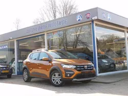 Oranje Gebruikt 2022 Dacia Sandero Expression Hatchback | € 17.850 (Iets duurder)