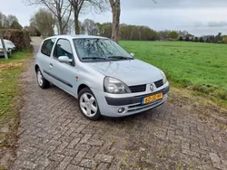 Grijs Gebruikt 2002 Renault Clio II Hatchback | € 990 (Iets duurder)