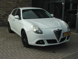 Wit Gebruikt 2012 Alfa Romeo Giulietta Distinctive Hatchback | € 6.995 (Goede deal)