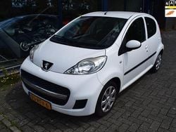 Wit Gebruikt 2011 Peugeot 107 Hatchback | € 1.800 (Goede deal)