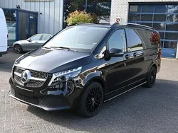 Zwart Gebruikt 2023 Mercedes V250 MPV | € 58.950 (Eerlijke prijs)