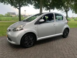 Grijs Gebruikt 2007 Toyota Aygo Hatchback | € 1.895 (Goede deal)