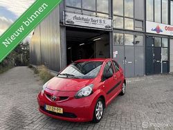 Rood Gebruikt 2008 Toyota Aygo Hatchback | € 2.299 (Eerlijke prijs)