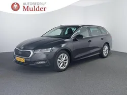 Zwart Gebruikt 2020 Skoda Octavia First Edition Stationwagen | € 21.945 (Eerlijke prijs)