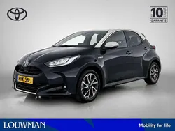 Zwart Gebruikt 2021 Toyota Yaris Hybrid Style Hatchback | € 22.950 (Eerlijke prijs)