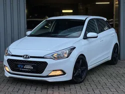 Wit Gebruikt 2017 Hyundai i20 Hatchback | € 9.699 (Eerlijke prijs)
