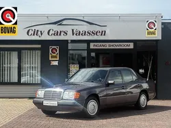 Bruin Gebruikt 1993 Mercedes 200 Sedan | € 5.950