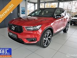 Rood (metallic) Gebruikt 2020 Volvo XC40 R-Design SUV | € 29.990 (Eerlijke prijs)