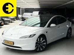 Wit Gebruikt 2023 Tesla Model 3 Sedan | € 35.950 (Duur)