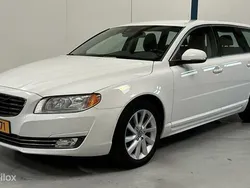 Wit Gebruikt 2014 Volvo V70 Stationwagen | € 14.945 (Iets duurder)