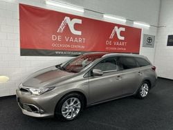Bruin Gebruikt 2015 Toyota Auris Executive Stationwagen | € 14.499 (Eerlijke prijs)