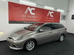 Bruin Gebruikt 2015 Toyota Auris Executive Stationwagen | € 14.499 (Eerlijke prijs)
