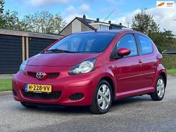 Rood Gebruikt 2011 Toyota Aygo Comfort Hatchback | € 3.450 (Eerlijke prijs)