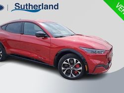 Rood Nieuw 2024 Ford Mustang Mach-E Premium SUV | € 40.695 (Eerlijke prijs)