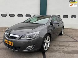 Grijs (metallic) Gebruikt 2011 Opel Astra Cosmo Stationwagen | € 4.425 (Super prijs)