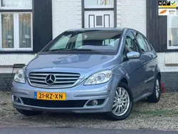 Grijs, metallic lak Gebruikt 2005 Mercedes B170 MPV | € 3.995 (Duur)