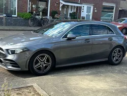 Grijs Gebruikt 2019 Mercedes A200 AMG Hatchback | € 21.500 (Eerlijke prijs)