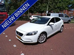 Wit Gebruikt 2012 Volvo V40 Momentum Stationwagen | € 8.944 (Iets duurder)