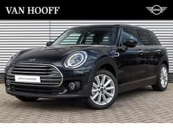 Zwart, metallic lak Gebruikt 2023 Mini Cooper Clubman Comfort Stationwagen | € 27.950 (Super prijs)