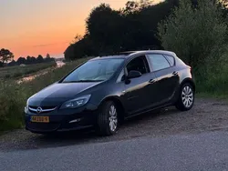 Zwart Gebruikt 2012 Opel Astra Sport Hatchback | € 5.750 (Eerlijke prijs)