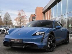 Blauw, metallic lak Gebruikt 2021 Porsche Taycan Cross Turismo Sedan | € 92.949