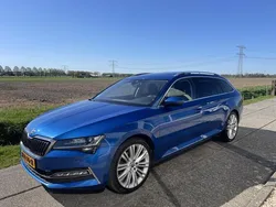Blauw Gebruikt 2021 Skoda Superb Stationwagen | € 28.950 (Iets duurder)
