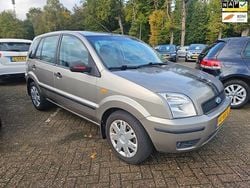 Grijs Gebruikt 2004 Ford Fusion Trend MPV | € 999 (Goede deal)