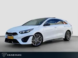 Wit Gebruikt 2024 Kia ProCeed Hatchback | € 38.940 (Iets duurder)