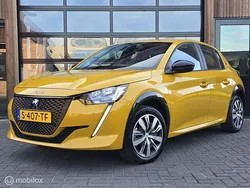 Geel Gebruikt 2023 Peugeot e-208 Active Hatchback | € 17.995 (Super prijs)