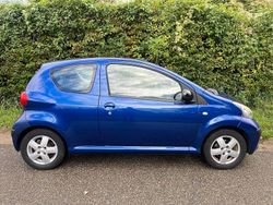 Blauw Gebruikt 2007 Toyota Aygo Sport Hatchback | € 2.250 (Eerlijke prijs)