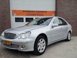 Grijs Gebruikt 2008 Mercedes C220 Elegance Sedan | € 5.995 (Eerlijke prijs)