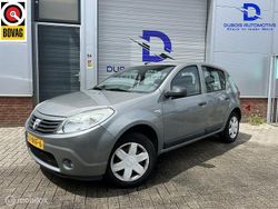 Blauw, metallic lak Gebruikt 2010 Dacia Sandero Hatchback | € 4.940 (Iets duurder)