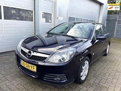 Blauw (metallic) Gebruikt 2006 Opel Vectra GTS Business Hatchback | € 2.495 (Eerlijke prijs)
