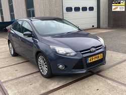 Grijs Gebruikt 2011 Ford Focus Hatchback | € 4.995 (Eerlijke prijs)