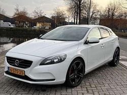 Wit Gebruikt 2013 Volvo V40 R-Design MPV | € 4.600 (Goede deal)
