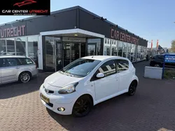 Wit Gebruikt 2011 Toyota Aygo Hatchback | € 5.850 (Duur)