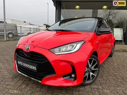 Rood Gebruikt 2020 Toyota Yaris Hybrid Executive Hatchback | € 20.950 (Eerlijke prijs)