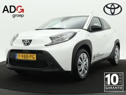 Wit Gebruikt 2023 Toyota Aygo Play Hatchback | € 16.950 (Eerlijke prijs)