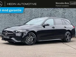 Zwart, metallic lak Gebruikt 2023 Mercedes C300e AMG line Stationwagen | € 45.900 (Eerlijke prijs)