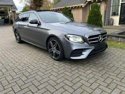 Grijs Gebruikt 2019 Mercedes E220 AMG line Stationwagen | € 22.400