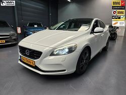 Wit Gebruikt 2013 Volvo V40 Summum Stationwagen | € 9.350 (Iets duurder)