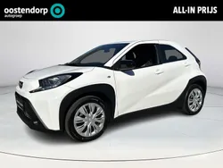Wit Gebruikt 2024 Toyota Aygo Play Hatchback | € 18.949 (Eerlijke prijs)