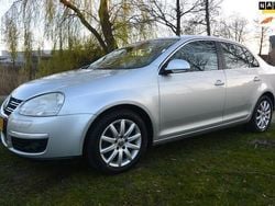 Grijs Gebruikt 2009 VW Jetta Comfortline Sedan | € 3.500 (Eerlijke prijs)