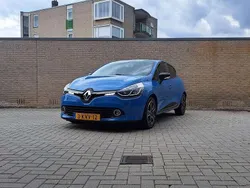 Blauw Gebruikt 2013 Renault Clio IV Expression Hatchback | € 6.999 (Iets duurder)